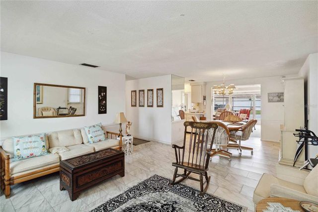 577 CIRCLEWOOD DRIVE X7, Venice, FL 34293