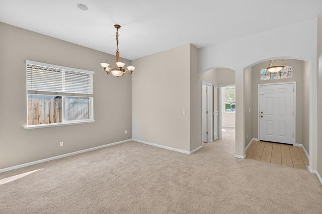 9795 W Taron Dr, Elk Grove, CA 95757