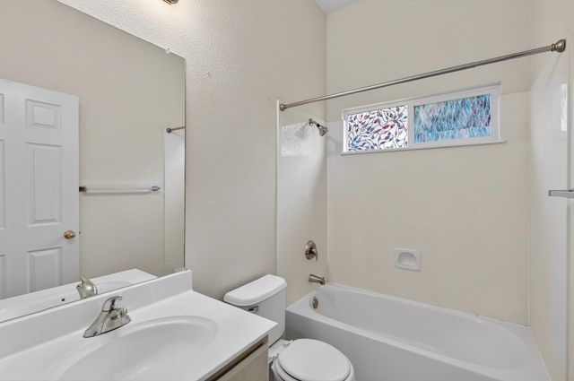 9795 W Taron Dr, Elk Grove, CA 95757