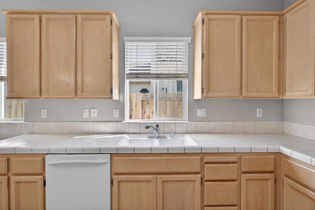 9795 W Taron Dr, Elk Grove, CA 95757