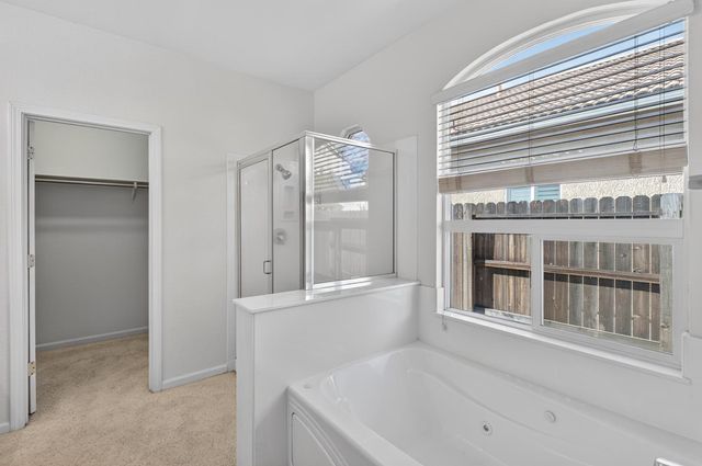 9795 W Taron Dr, Elk Grove, CA 95757