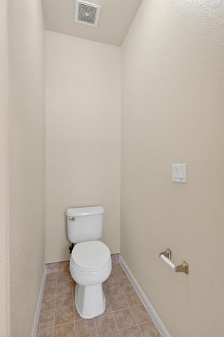 9795 W Taron Dr, Elk Grove, CA 95757