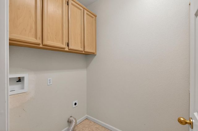 9795 W Taron Dr, Elk Grove, CA 95757