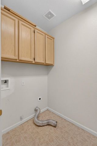 9795 W Taron Dr, Elk Grove, CA 95757