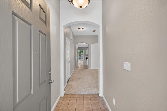 9795 W Taron Dr, Elk Grove, CA 95757