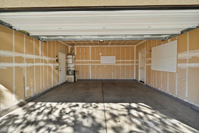 9795 W Taron Dr, Elk Grove, CA 95757