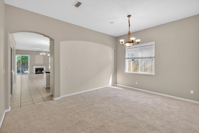 9795 W Taron Dr, Elk Grove, CA 95757