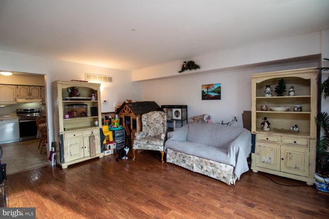 421 VILLAGE LN, Pottstown, PA 19464