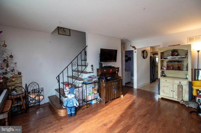 421 VILLAGE LN, Pottstown, PA 19464