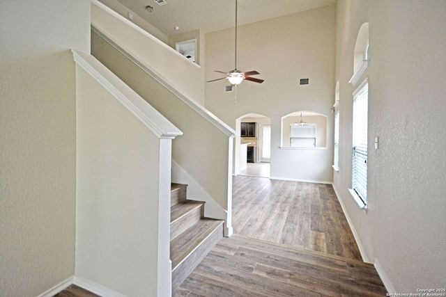 2121 SINCLAIR DR, New Braunfels, TX 78130