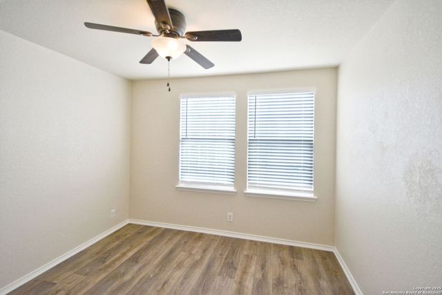 2121 SINCLAIR DR, New Braunfels, TX 78130
