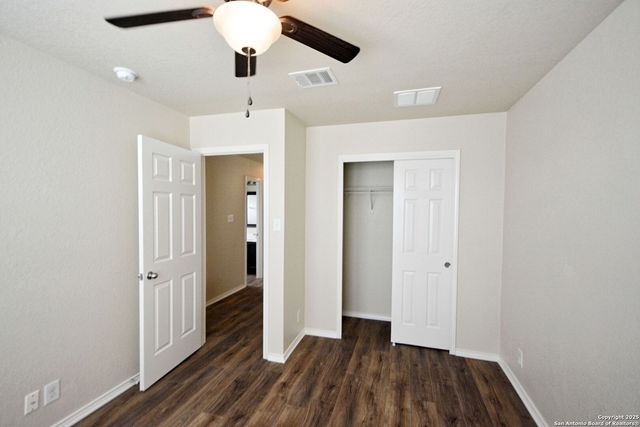 2121 SINCLAIR DR, New Braunfels, TX 78130