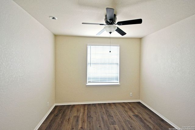 2121 SINCLAIR DR, New Braunfels, TX 78130