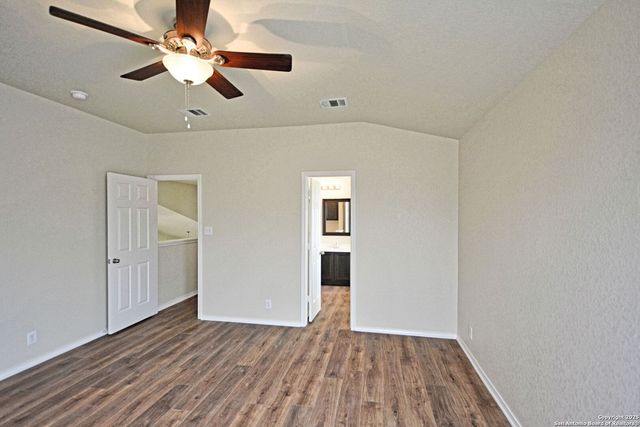 2121 SINCLAIR DR, New Braunfels, TX 78130