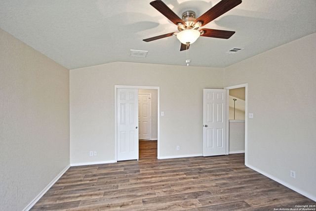 2121 SINCLAIR DR, New Braunfels, TX 78130