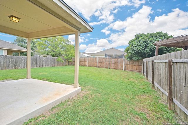 2121 SINCLAIR DR, New Braunfels, TX 78130