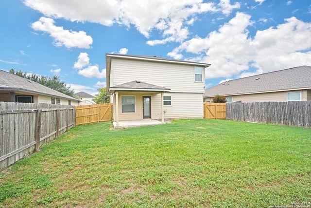 2121 SINCLAIR DR, New Braunfels, TX 78130