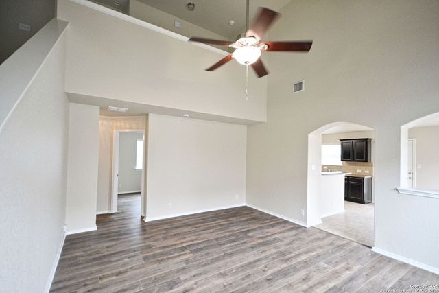 2121 SINCLAIR DR, New Braunfels, TX 78130