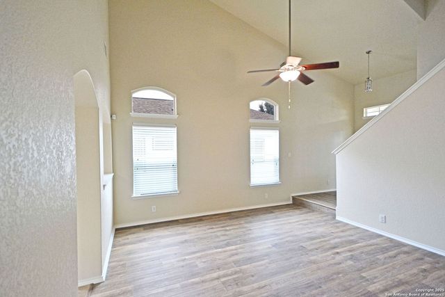 2121 SINCLAIR DR, New Braunfels, TX 78130
