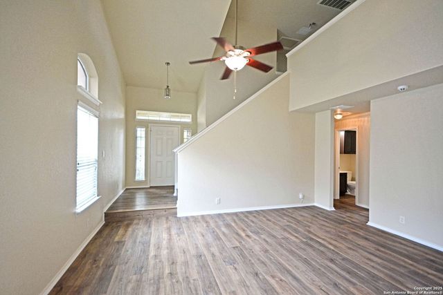 2121 SINCLAIR DR, New Braunfels, TX 78130