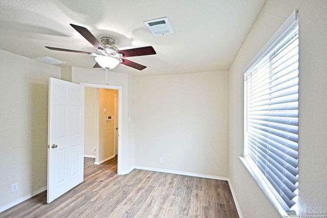2121 SINCLAIR DR, New Braunfels, TX 78130