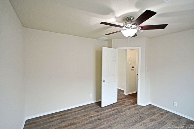 2121 SINCLAIR DR, New Braunfels, TX 78130