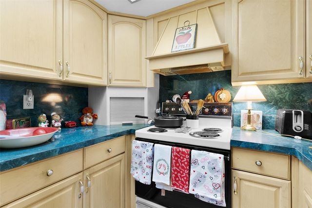 15104 SANDALWOOD DRIVE 104, Wildwood, FL 34785