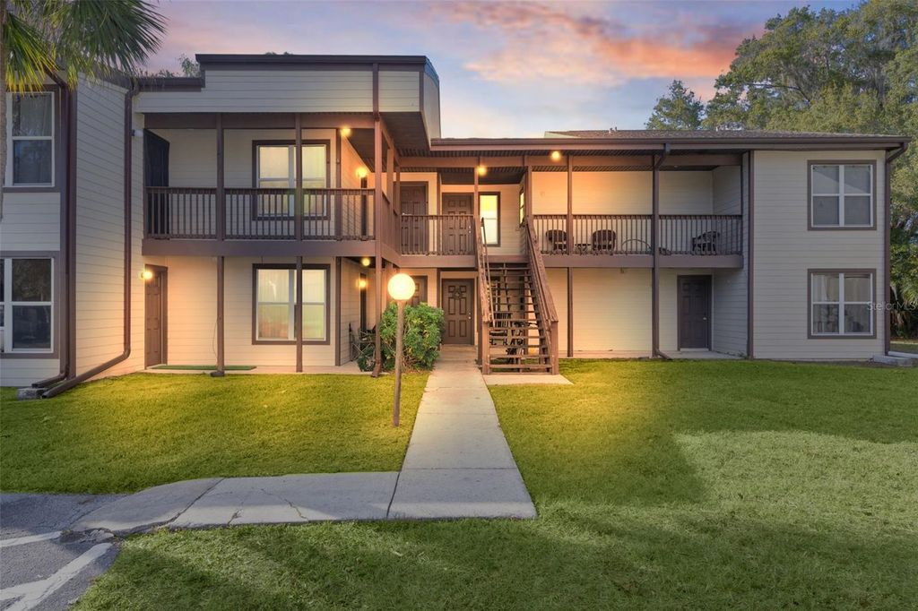 15104 SANDALWOOD DRIVE 104, Wildwood, FL 34785