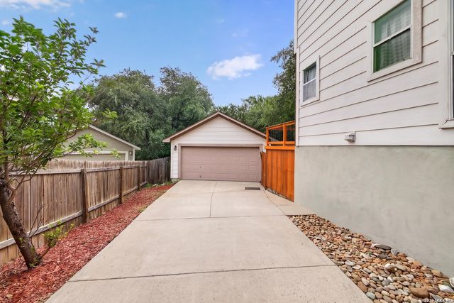 8811 PAVILION PL, San Antonio, TX 78250