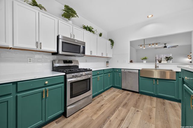8811 PAVILION PL, San Antonio, TX 78250
