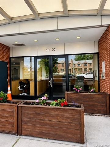 60-70 Woodhaven Boulevard 4I, Elmhurst, NY 11373
