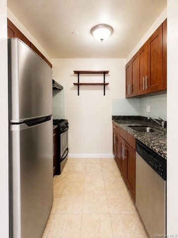 60-70 Woodhaven Boulevard 4I, Elmhurst, NY 11373