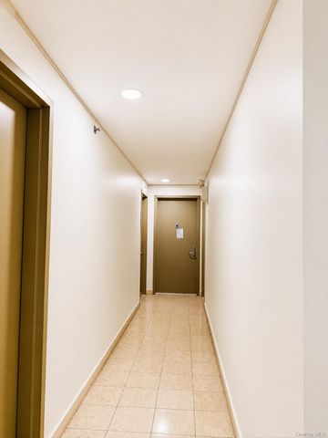 60-70 Woodhaven Boulevard 4I, Elmhurst, NY 11373
