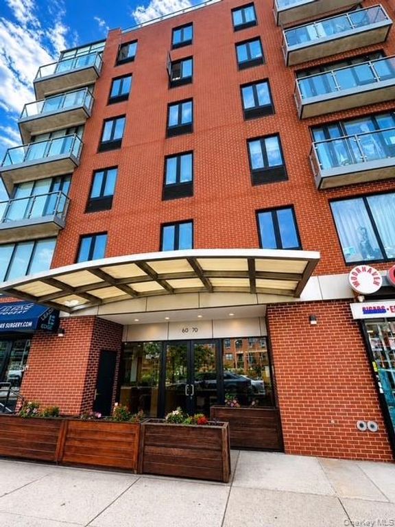 60-70 Woodhaven Boulevard 4I, Elmhurst, NY 11373