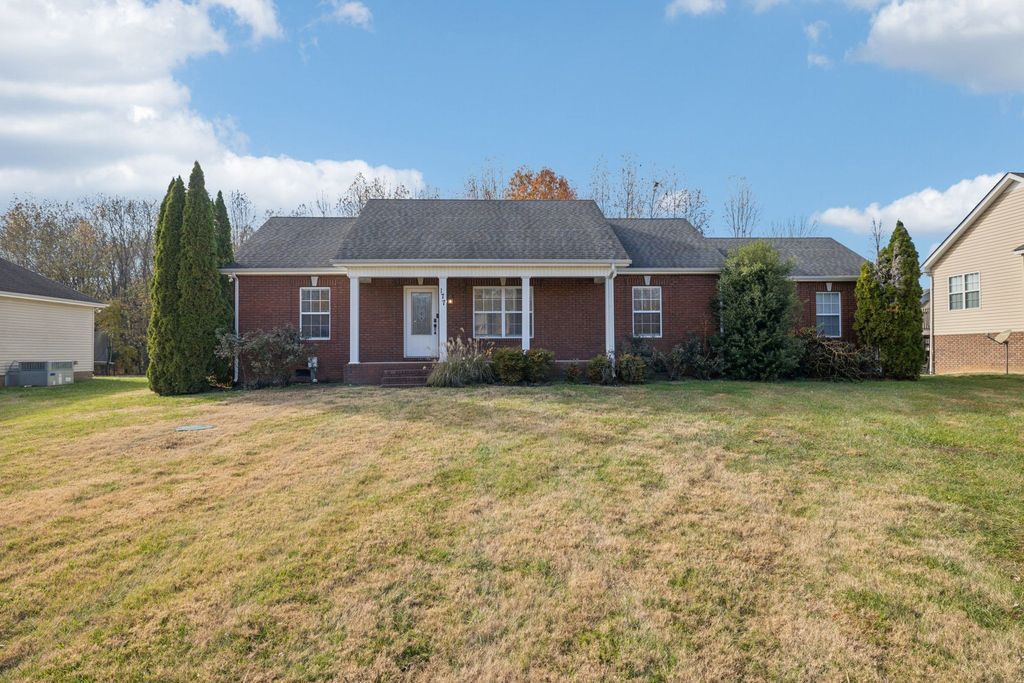 177 Monticello Dr, Pleasant View, TN 37146