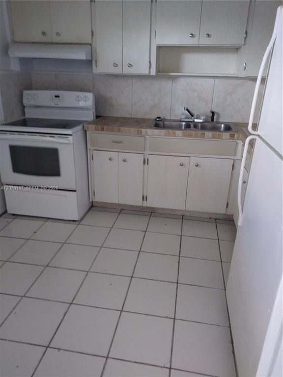9760 SW 184th Street 9A, Cutler Bay, FL 33157
