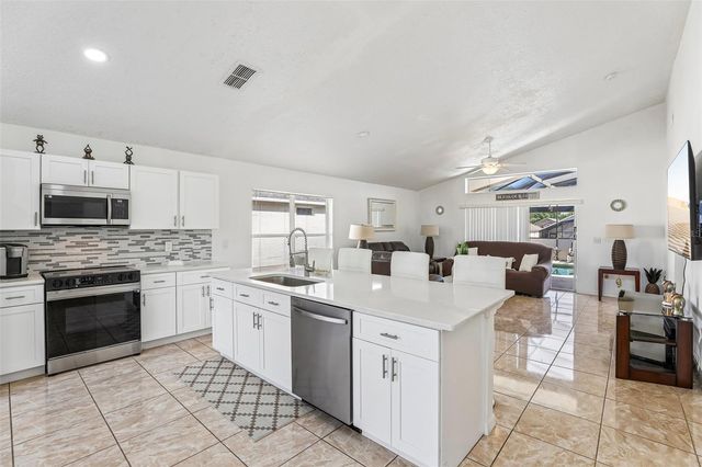 753 CASTERTON CIRCLE, Davenport, FL 33897
