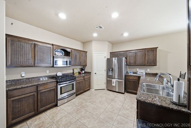 13654 S 87th East Avenue, Bixby, OK 74008