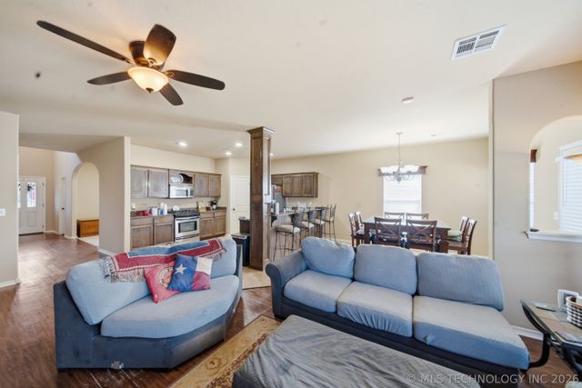 13654 S 87th East Avenue, Bixby, OK 74008