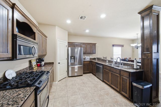 13654 S 87th East Avenue, Bixby, OK 74008