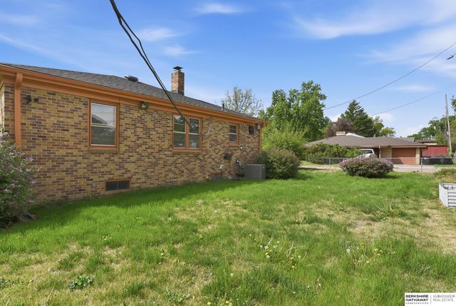 2618 Weber Street, Omaha, NE 68112