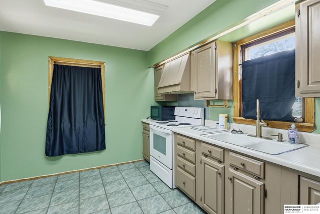 2618 Weber Street, Omaha, NE 68112