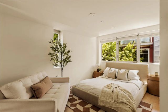 3450 Cahuenga West 907, Los Angeles, CA 90068