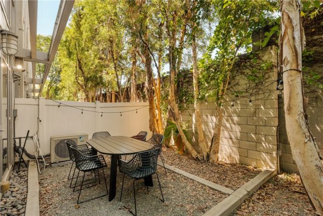 3450 Cahuenga West 907, Los Angeles, CA 90068