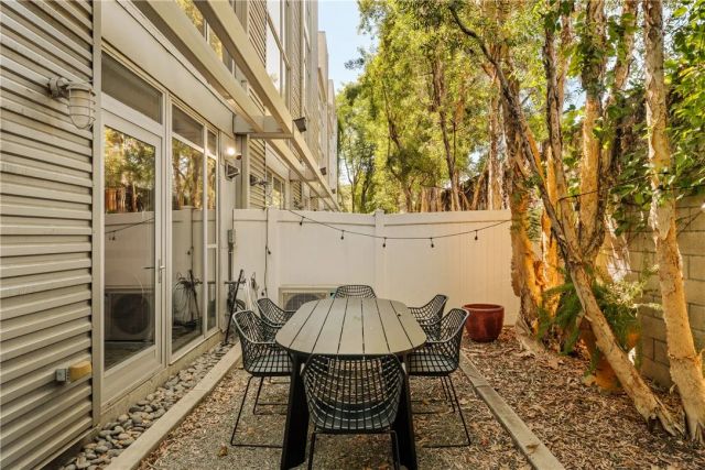3450 Cahuenga West 907, Los Angeles, CA 90068