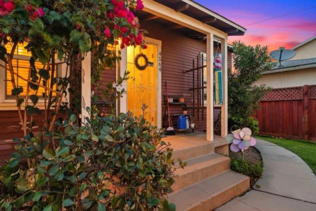 4562-4564 32nd, San Diego, CA 92116
