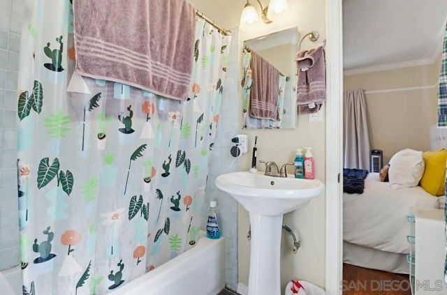 4562-4564 32nd, San Diego, CA 92116