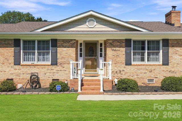 6591 Weldon Circle NW, Concord, NC 28027