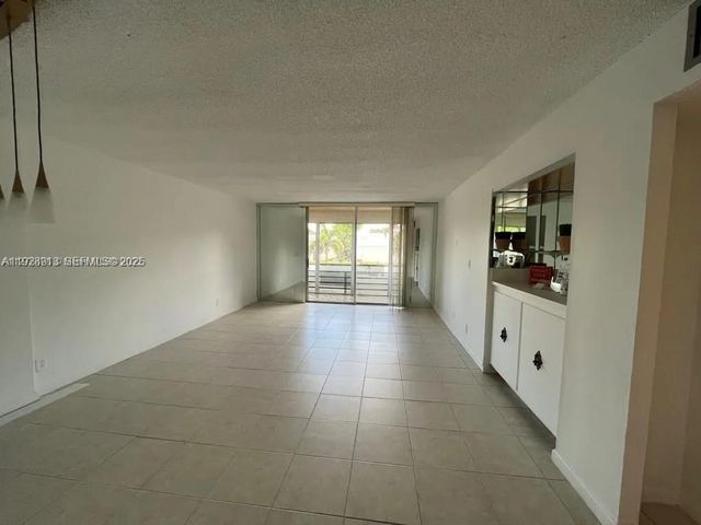 403 NW 68th Ave 206, Plantation, FL 33317