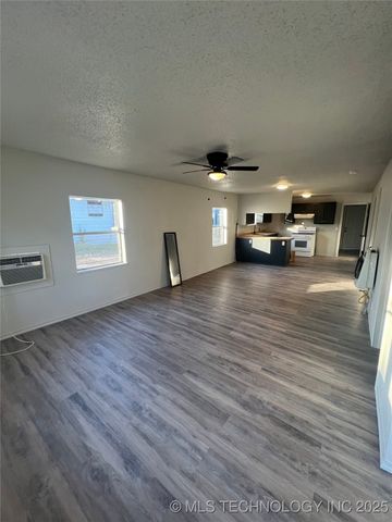 209 11th Avenue NW, Ardmore, OK 73401